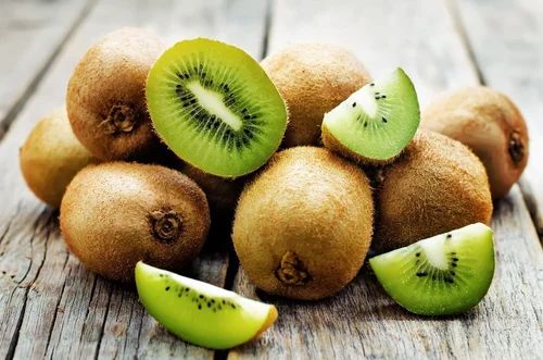 Organic Fresh Kiwi, Packaging Size : 5-50kg For Human Consumption