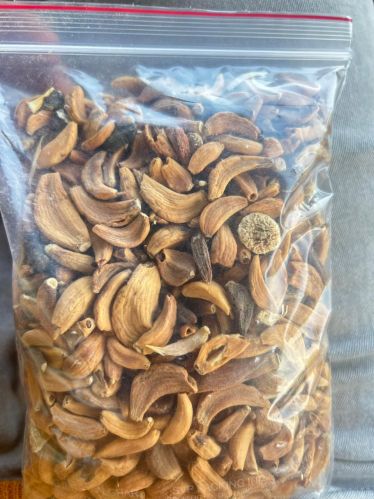 Dehydrated garlic, Brand Name : Savaliya, Packaging Size : 20 Kg