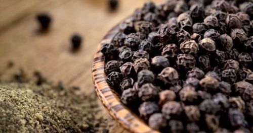 Raw Organic Black Pepper Dried, Packaging Size : 5kg, 1kg, 10kg