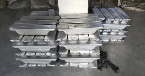 Polished aluminium ingots