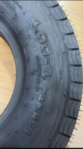 Rubber Auto Rickshaw Tyre, Packaging Type : Black