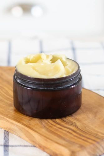 Crack Heel Repair Ointment Cream, Packaging Type : Jar