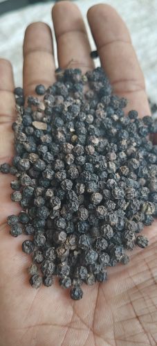 Natural black pepper, Grade Standard : Food Grade