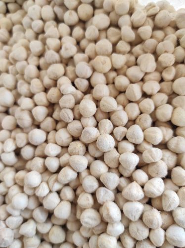 Svm Naturals Organic Moringa Kernel Seeds, Color : White, Brown