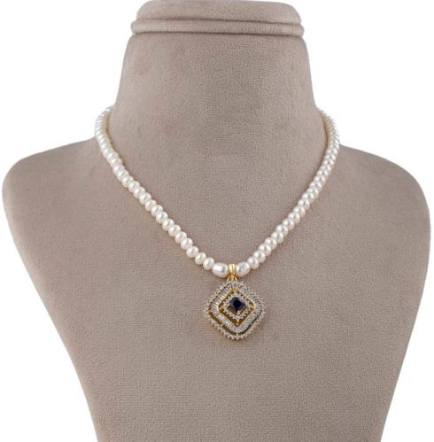 Metal Alloy Luminous Orbit Women Pearl Necklace Set, Color : White