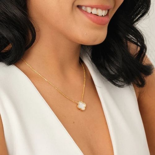 Pearly Bud Yellow Gold Women Necklace, Color : White