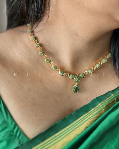 Women Emerald Elegance Ad Necklace Set | Ad101