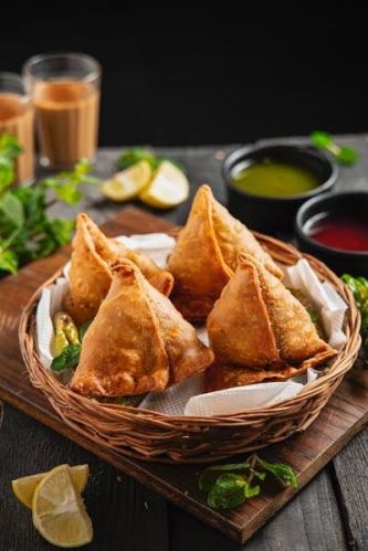 Frozen Samosa, Taste : Sweet & Salty For Human Consumption