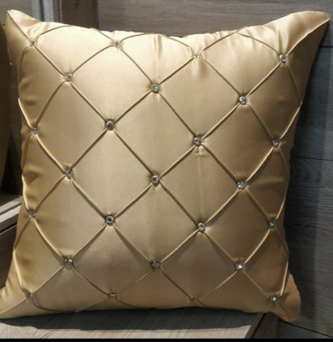 Luxura Polyester Cushion Covers Set, Weight : 600 Grams Per Piece