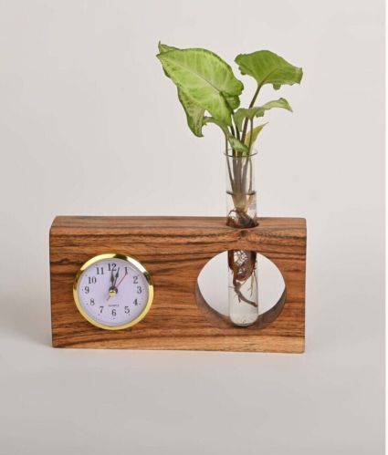 Timeless Green Clock Planter, Specialities : Modern Aesthetic