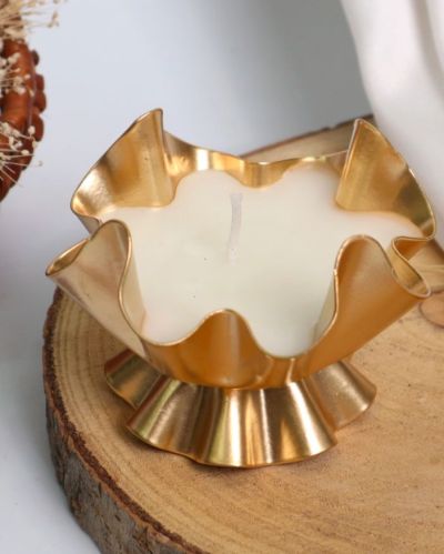 Plain Golden Polished Metal Lotus Urli Candle, Thickness : 5- 10 Mm