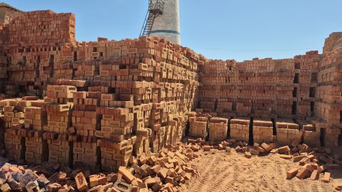 Red Clay Bricks, Form : Solid