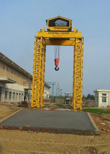 Heavy Duty Gantry Cranes, Color : Yellow for Construction, Industrial