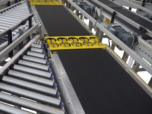 Mild Steel PVC Motor Polished Swivel Wheel Sorter Conveyor