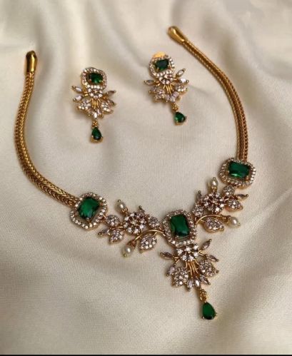 Gold Plated Brass Necklace Set, Packaging Type : Yellow