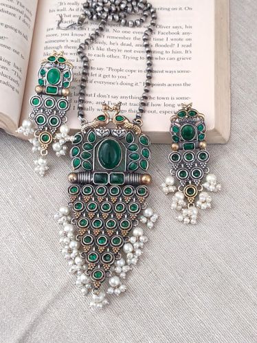 Polished German Silver Green Stone Necklace Set