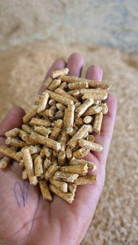 Wooden Pure Pinewood Pellets, Color : Brown for Burning, Heating