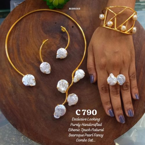 Indiacz Brass DRUZY Combs Necklace Set, Color : Light Yellow