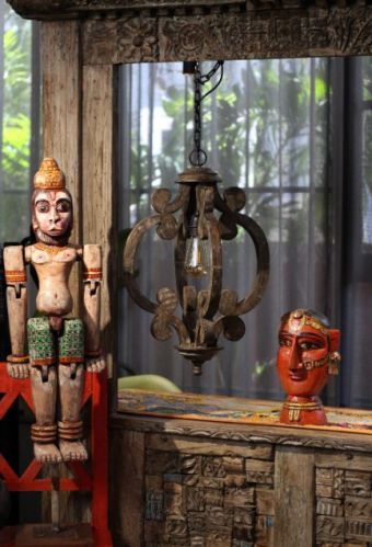 Single Decorative Hanging Light Pendent