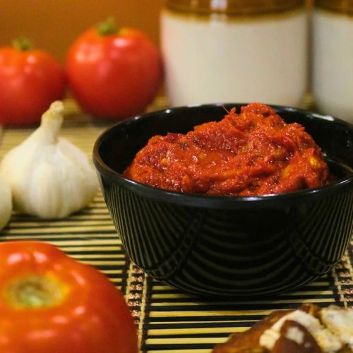 Veg Tomato Pickle, Color : Bright Red