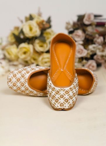 Soft Leather Aamir Sultana (Women Jutti), Color : White & Golden