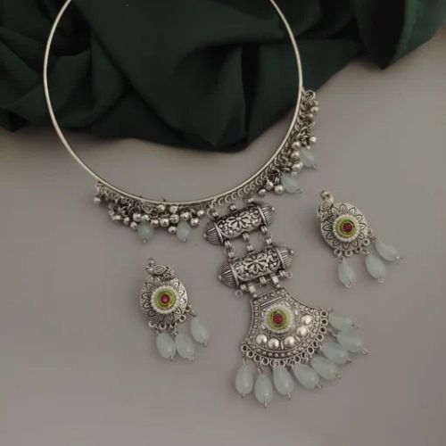 Elegant Oxidised Glass Beads Hasli Women Necklace Set