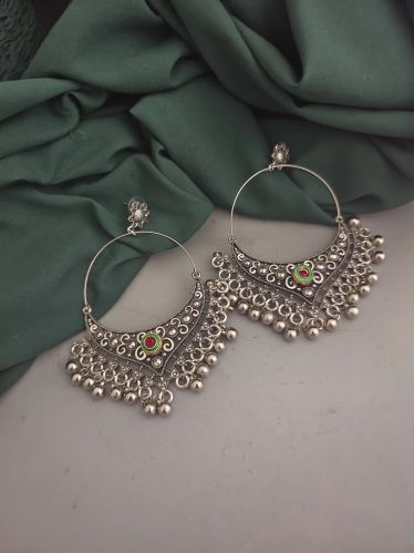 Stylish Lightweight Chandbali Women Earrings With Pearl Detail