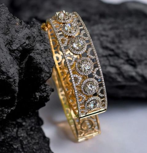 Regal Radiance Uncut Diamond Studded Bracelet Openable