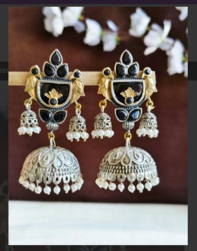 Elegant Two-Tone Traditional Women Jhumka Earrings