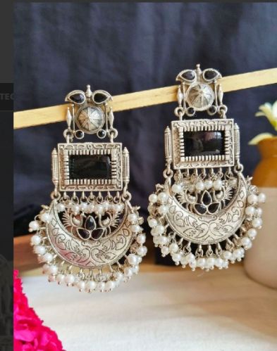 Silver Look Alike Monalisa & Pearl Women Dangler Earrings
