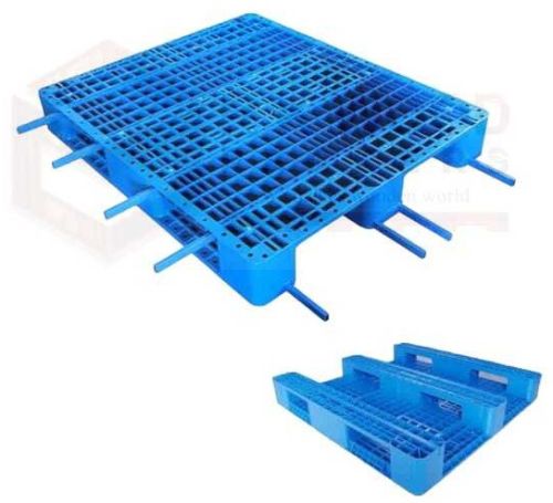 Injection Moulded Plastic Pallets with Steel Bars