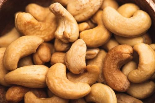 Cashew, Color : Natural, Packaging Type : Typical Packaging For Nuts
