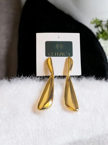 Aria Teardrop Womens Earrings, Color : Gold