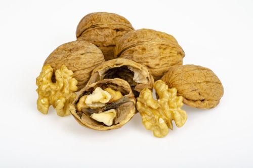 Walnut, Packaging Type : Varies for Cooking, Baking, Snacking