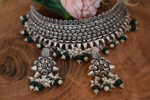 Leaf Fusion Silver Necklace with Earrings