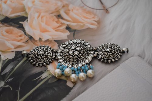 Women Antique Round Tikdi with Cutstone Silver Choker