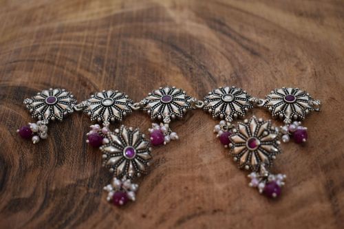 Women Red Cutstone Silver Choker with Earrings