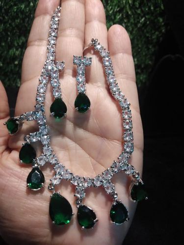 Pear Shaped Green Stone Solitaire Diamond Necklace Set