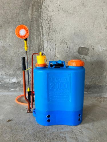 PE Knapsack Sprayer with Plastic Barrel, Color : Yellow