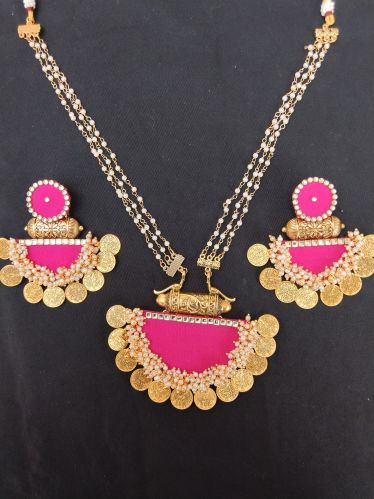 Polished Fabric Costume Jewelry, Gender : Female