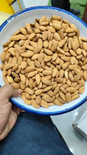 Raw American Giri Almond Nuts, Color : Brown