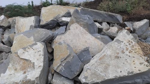 Natural Limestone Lumps for Construction Purposes