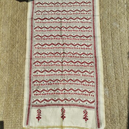 Glossy Finish Ladies Tussar Silk Kantha Work Stole