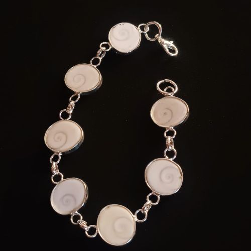 Metal Alloy Gomti Chakra Bracelet, Weight : Lightweight