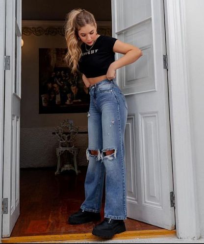 Ladies Straight Fit Rugged Denim Jeans, Color : Blue