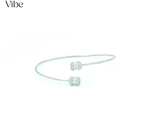 Silver 92.5% Purity Women Dazzling Diamond Bracelet