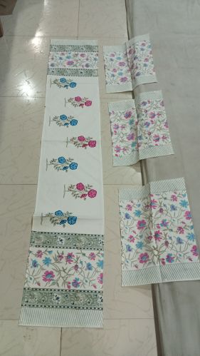 Printed Table Runner Set