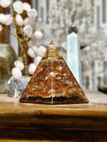 Customize Pyramid, Color : Golden