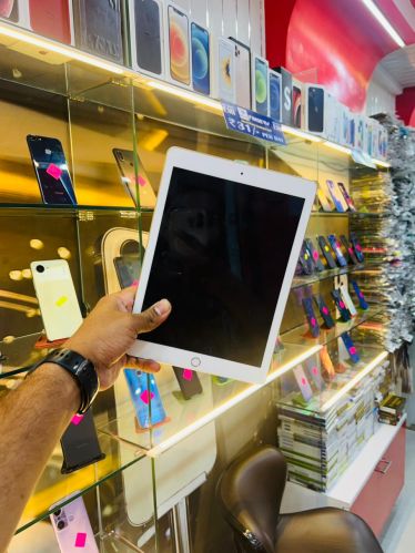 Metal Mobile Phones, Packaging Type : Black., Silver, White