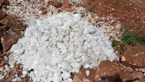 Quartz Lump, Color : White, Form : Solid